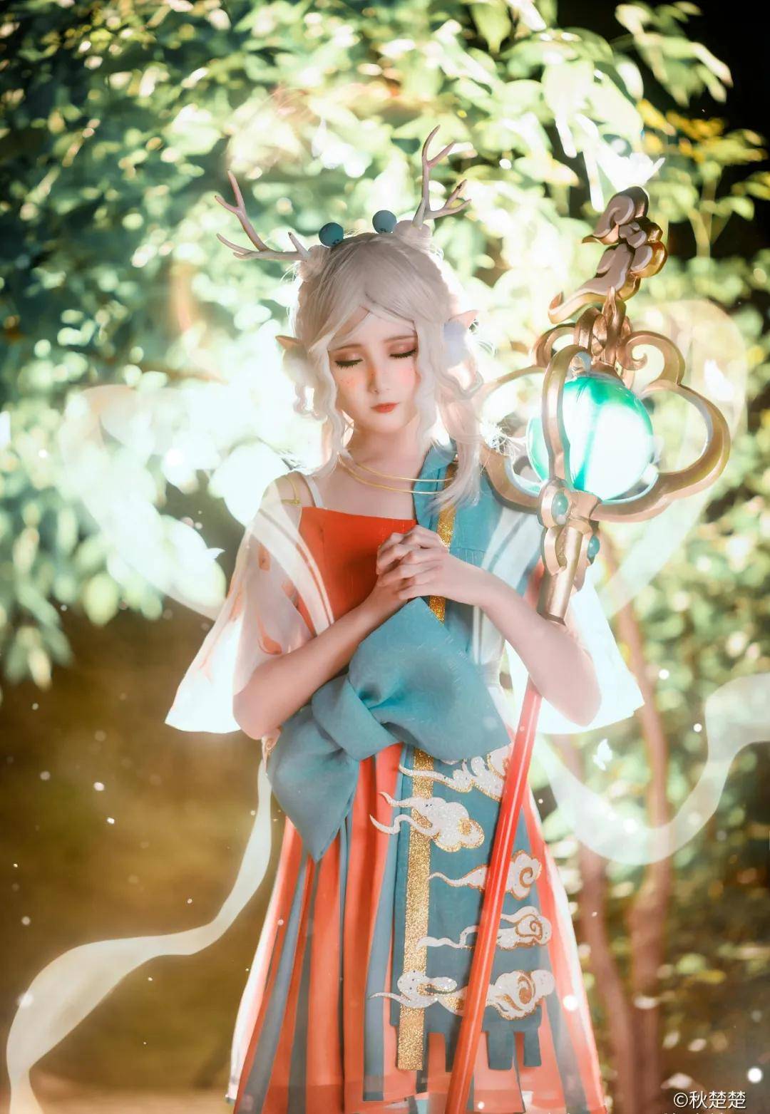 《王者荣耀》遇见神鹿瑶cos,美丽如画,小可爱从游戏里出来啦