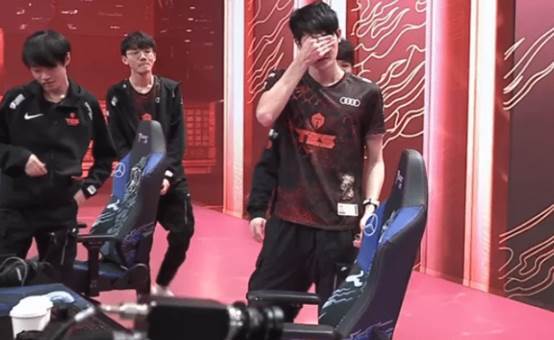 【转】英雄联盟:TES输给SN另有隐情?PDD赛后复盘