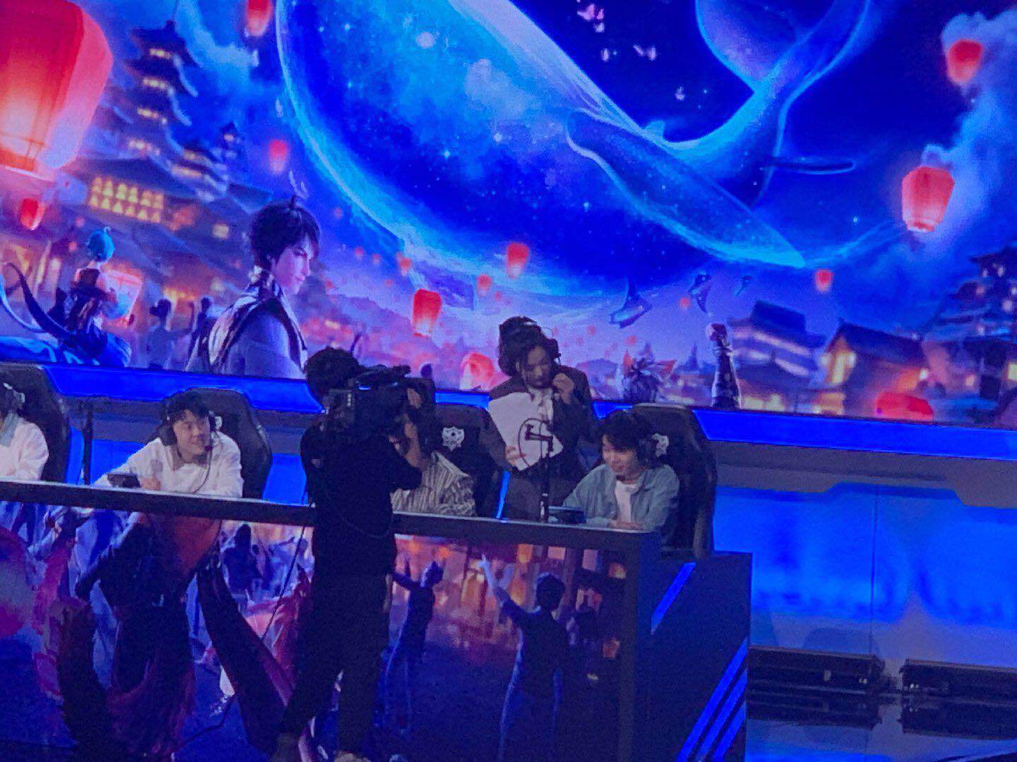 KPL:灵教练终于圆梦,上台BP有模有样,就连导播都给足排面