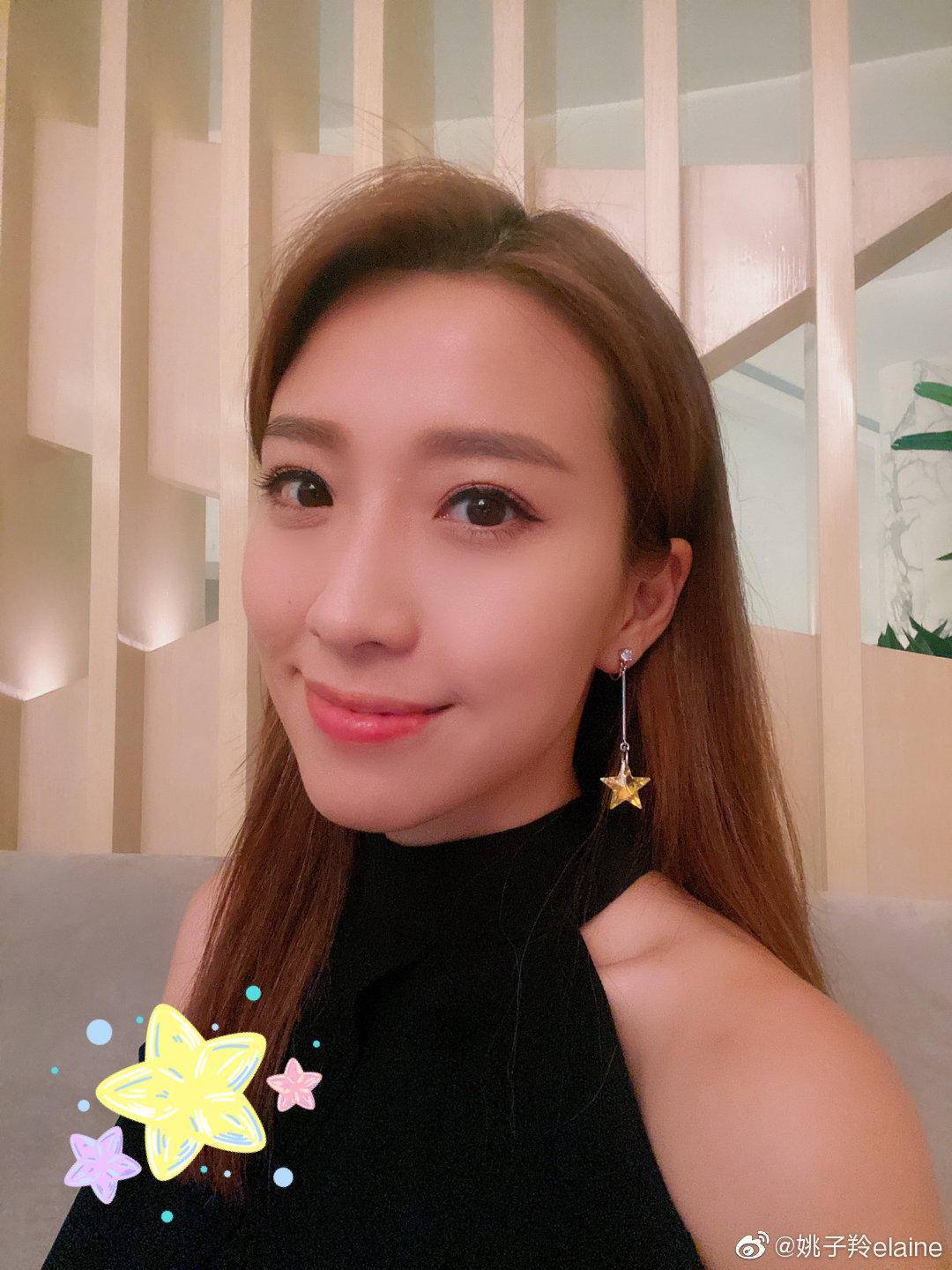 胡定欣晒与李施嬅偶遇照,发文感慨姐妹团各有各忙,难聚首一堂