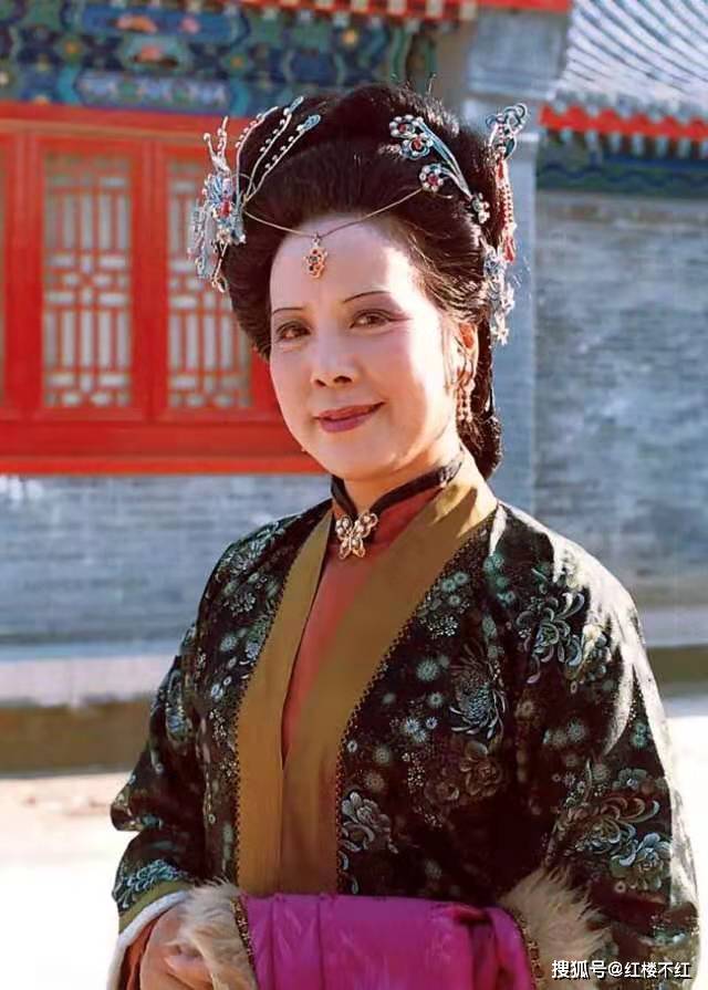 《红楼梦》中的小人物:邢夫人的愚犟背后,有不为人知的精明