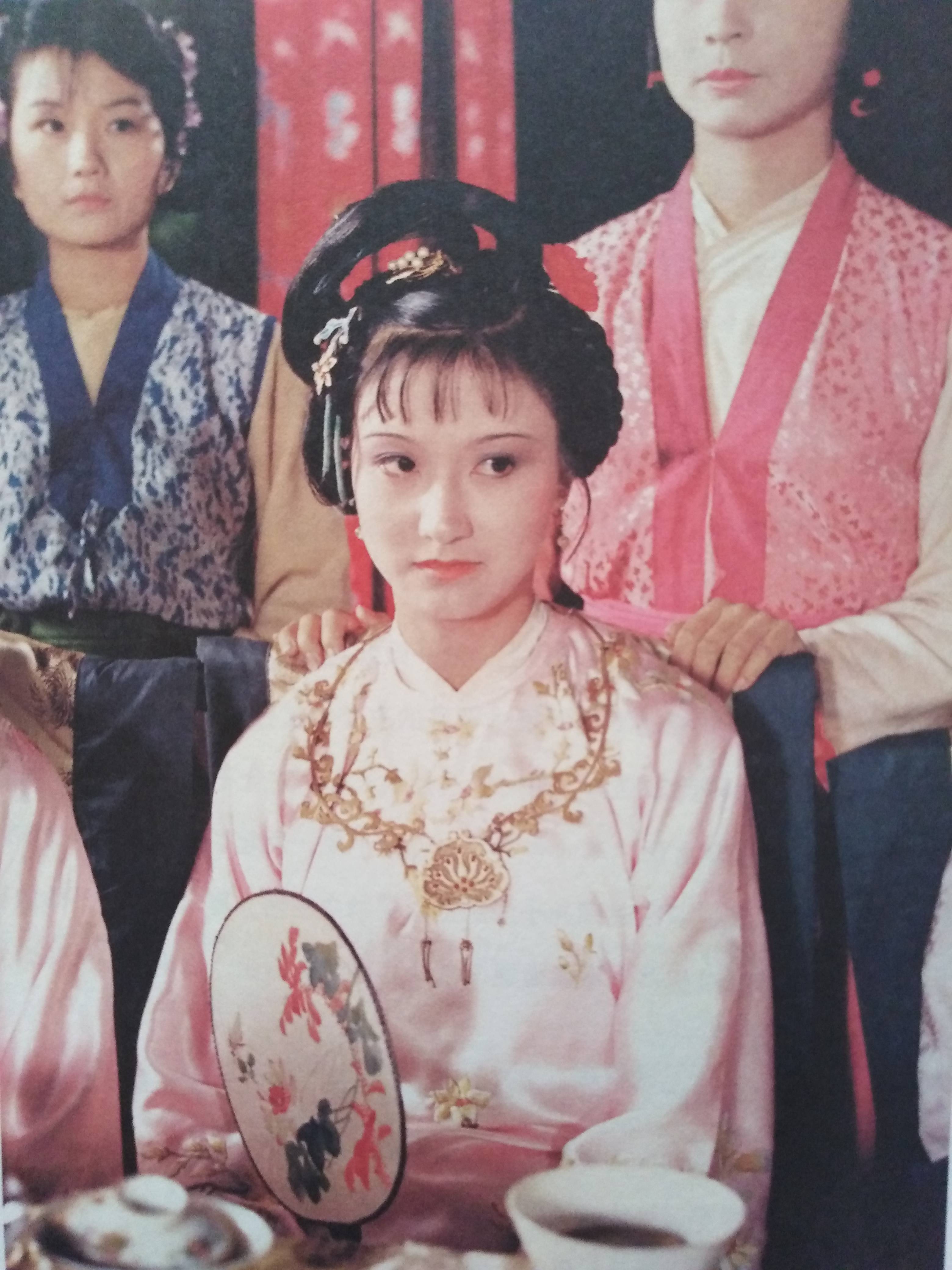 《红楼梦》里这两个姑娘身份应该是最高贵的,为何被人们忽略?