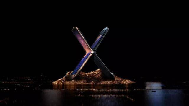 新年大吉,你get到了将登上央视的天选金版razr 5G手机了吗?