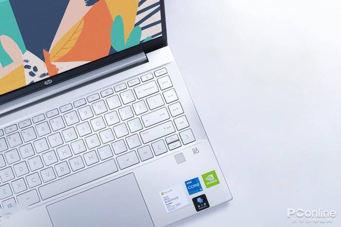 等苹果MacBook开售?别!还是上手这款轻薄本吧!