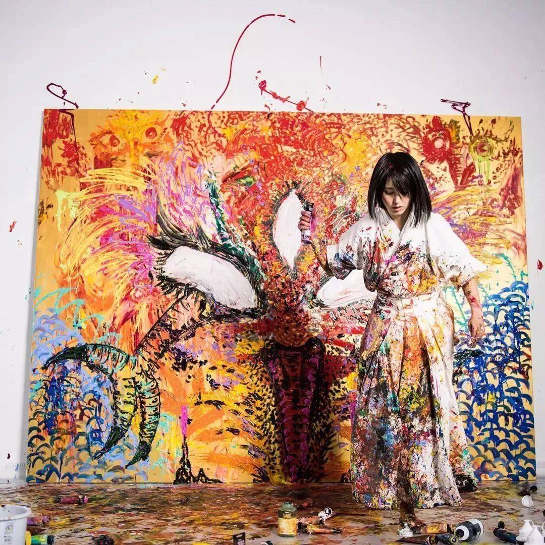狂野少女”绘画堪比毕加索,8亿人看她作画,作品震惊整个国际画坛