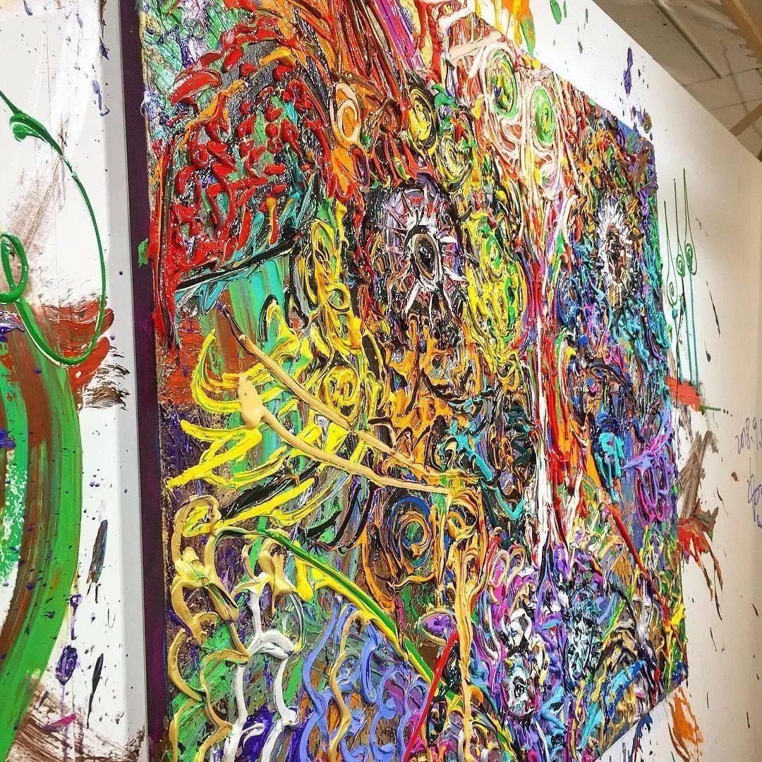 狂野少女”绘画堪比毕加索,8亿人看她作画,作品震惊整个国际画坛