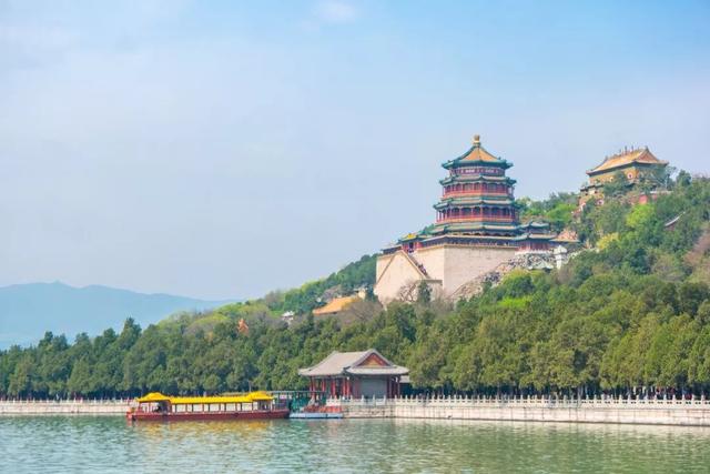 【转载】比颐和园还小,土豪比迪拜多,这个欧洲小国此生不去心难安
