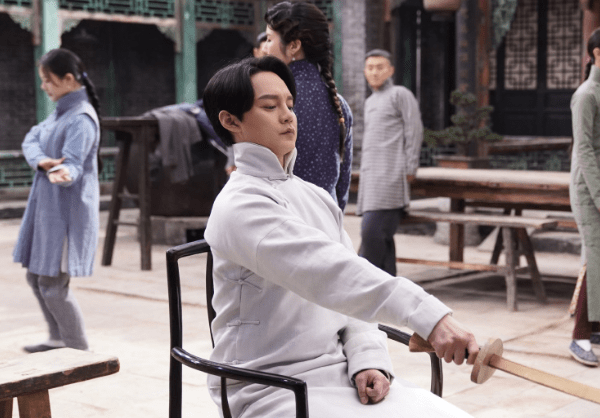 继《鬓边》之后,尹正新剧即将开拍,看到女主是她值得期待!