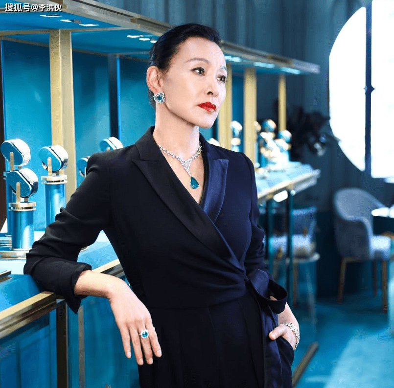 事业成功婚姻幸福,男神尊龙爱而不得的陈冲,有一事始终不被原谅