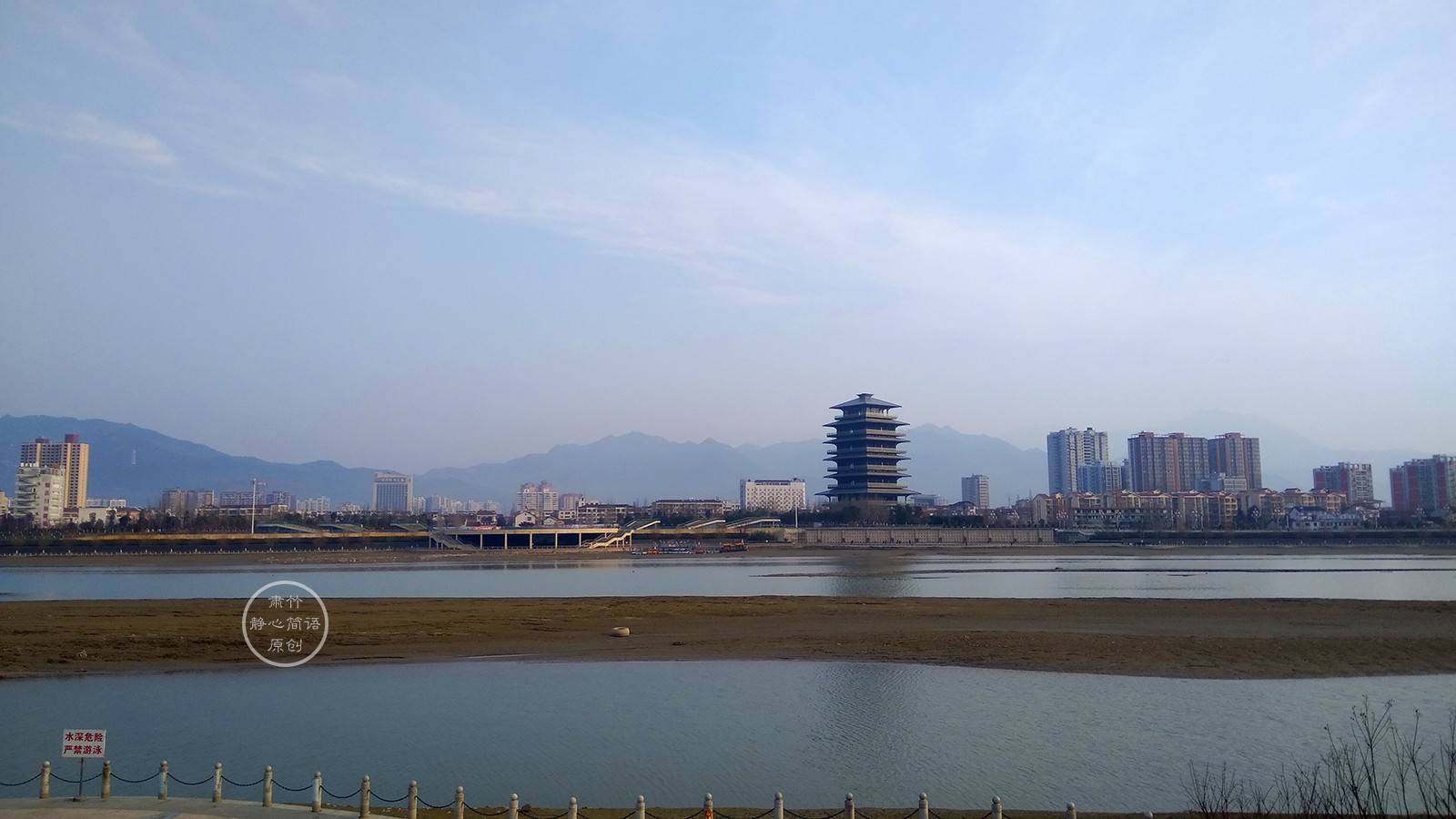 将岁月融入水中,用优美的文字,讲述青春秘密