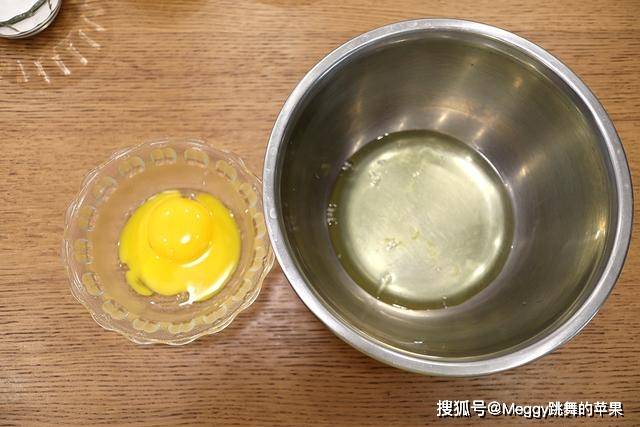 周末早餐吃这酥饼,甜咸开胃,香葱肉松味真足,儿子说真想天天吃