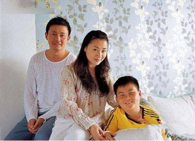 武侠剧《白眉大侠》播出25年,大反派成了一线明星,女主角已离世