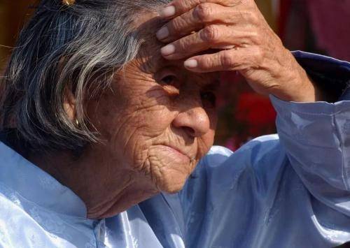 (散文)丁迎新:给妈送幢屋
