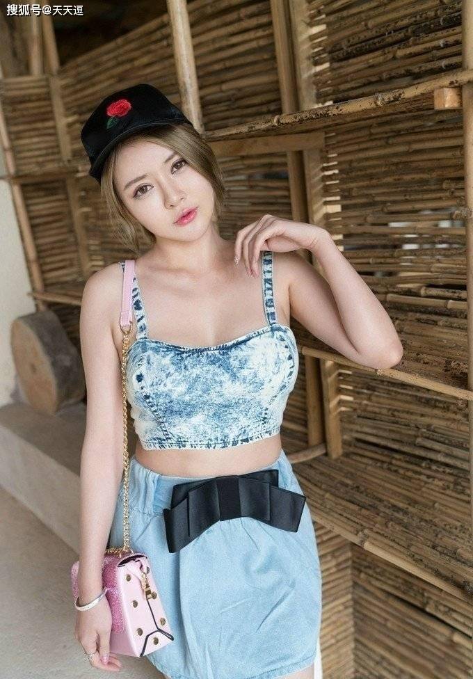 搞笑GIF趣图:说好的我往左你往右,你为什么不按套路出牌