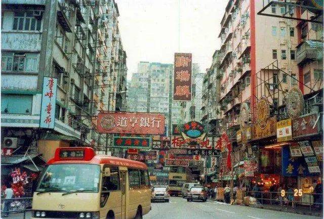 1990年,《渴望》红遍大江南北,时隔30年,主演们怎么样了?