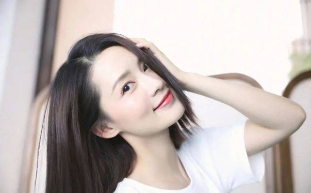 万年捧不红的资源咖,却深受直男喜爱!她的魅力要藏不住了?