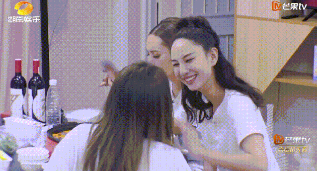 21岁爆红,3年雪藏,走光被骂,险些丢命:她历经千帆,终成女王!