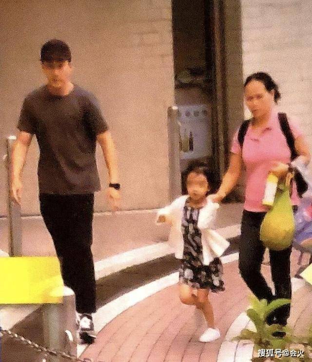 杨幂刘恺威女儿罕曝光!6岁小糯米直面镜头不怯生,却因颜值被嘲