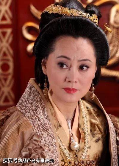 大宋佳,小宋佳,两个人年龄相差18岁,你更喜欢哪个宋佳?