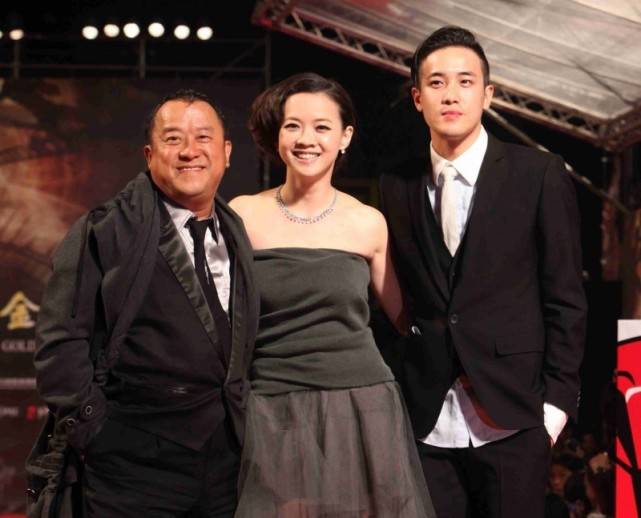 曾志伟憔悴露面为妻子设灵,拒绝媒体采访,陈可辛吴君如前来送别