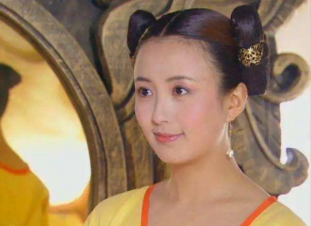 《至尊红颜》里的童年阴影徐盈盈,时隔17年又被“骂”上热搜