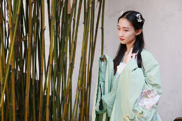 3首李清照冷门爱情词,写出女子的柔情,留下千年闺怨