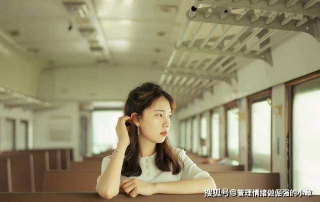“青青子衿,悠悠我心”,爱情不是只有柔情,还有期待和痛苦
