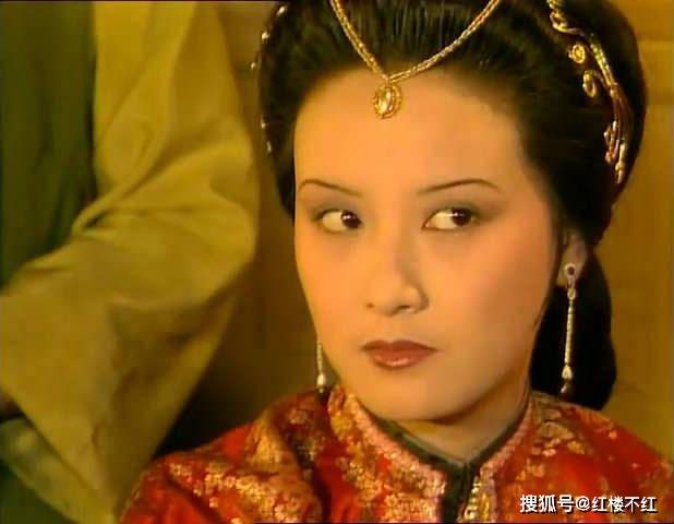 抽丝剥茧说阿凤:从刘姥姥一进荣国府,看王熙凤的世故精明