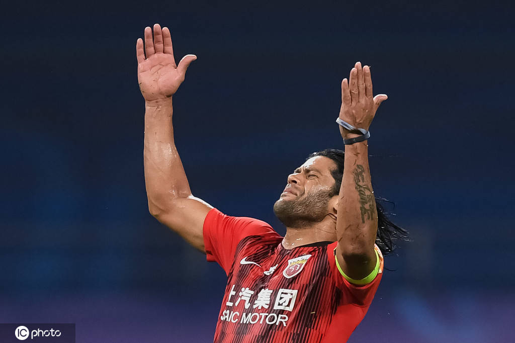 【转】中超-颜骏凌伤退姆比亚门线救险 上港首回合0-0申花