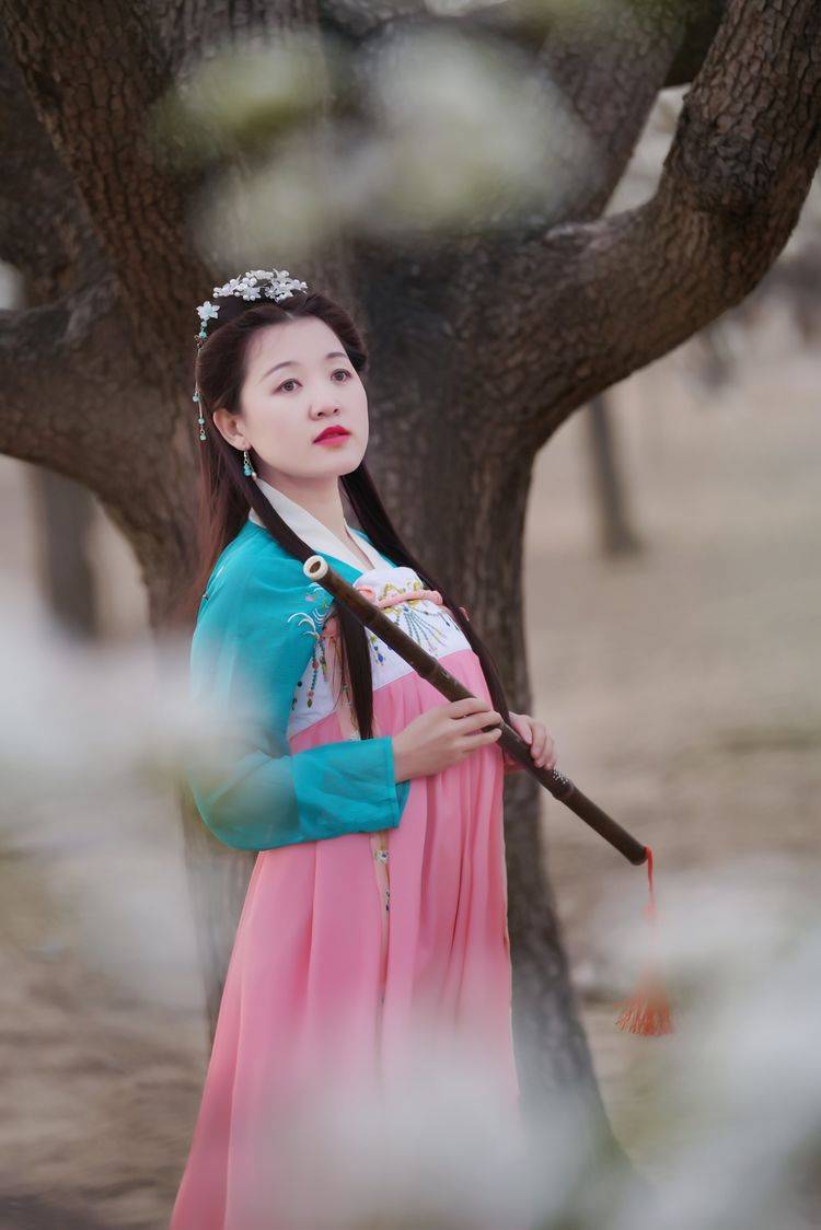 人像摄影组图:花期不负,应季而开