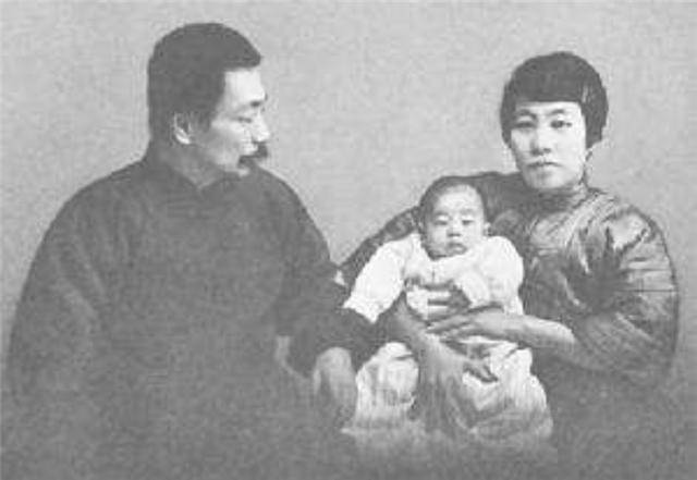 许广平勇敢的追求鲁迅,表达爱恋,而鲁迅真的也爱许广平吗?