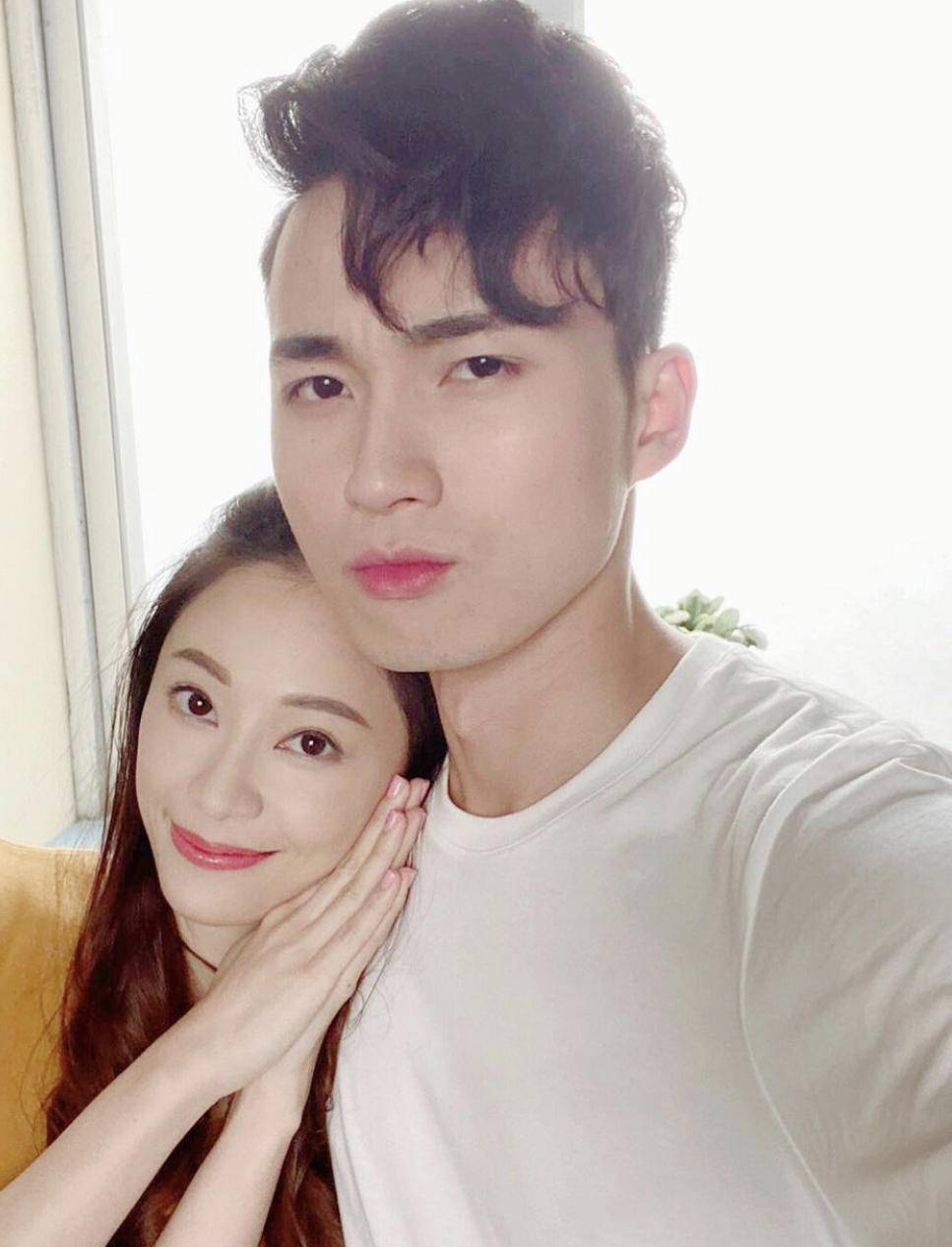 网友评选当下TVB九零后新生代最美女艺人,何依婷最受欢迎