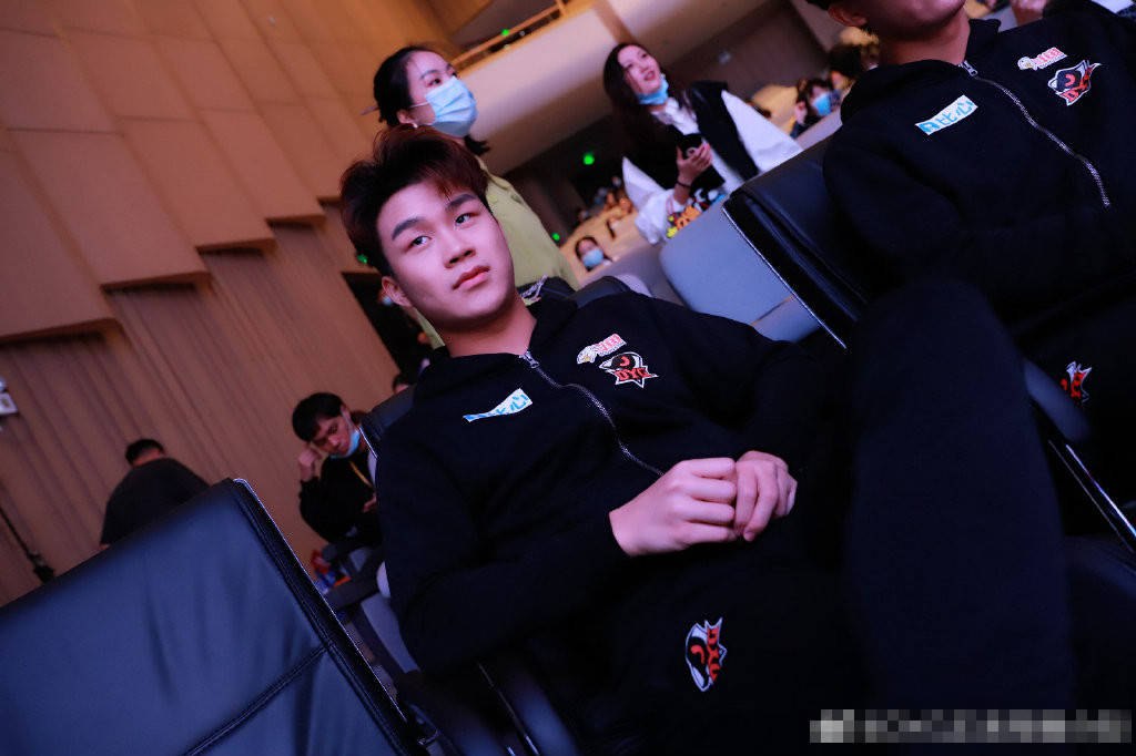 KPL新一任野王来袭,DYG小义六场四个MVP,连一诺、暖阳都做不到