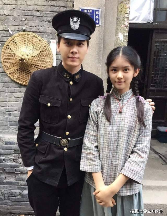 《隐秘而伟大》遇加戏咖,金晨存在感被降低,李易峰采访曝真相!