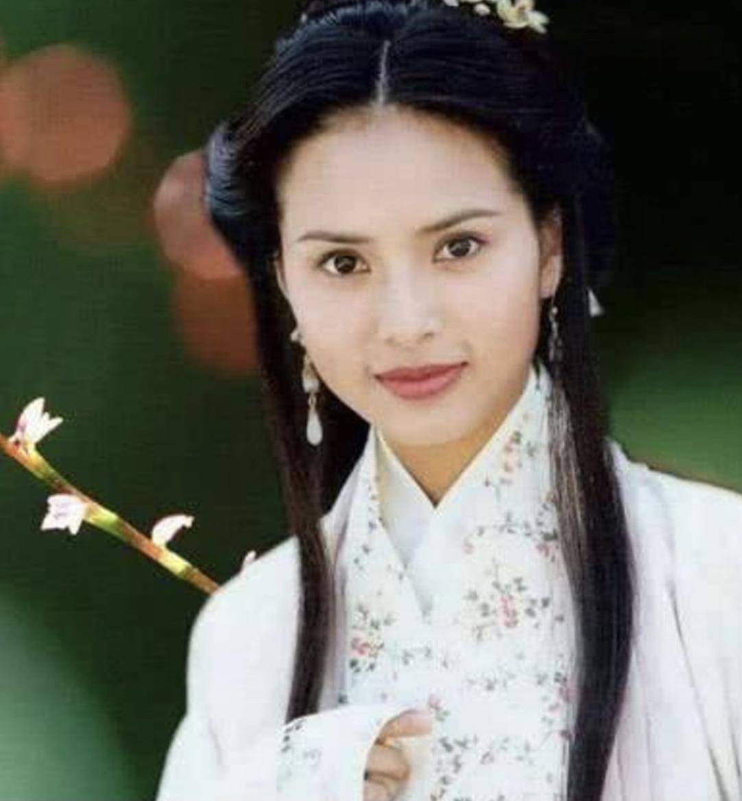 《女人俱乐部》李若彤似少女,叶蕴仪变样,年轻版陈慧珊被力捧