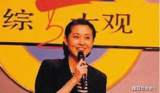 61岁倪萍罕见热舞,手翘兰花指舞姿婀娜,被朱迅夸妩媚!