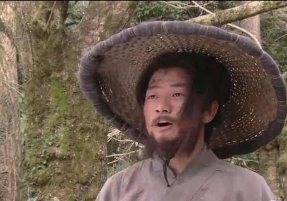 孙悟空向他问路的樵夫是什么身份?