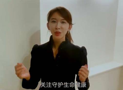 46岁林志玲撞脸萧蔷,苹果肌高耸脸颊圆润,手术后状态不佳?