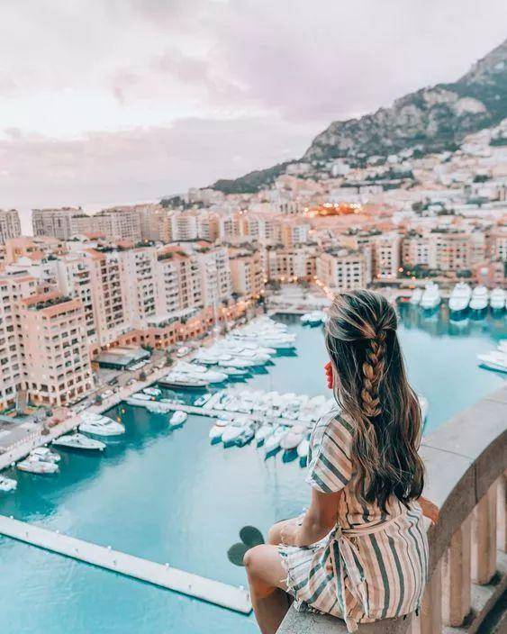 【转载】比颐和园还小,土豪比迪拜多,这个欧洲小国此生不去心难安