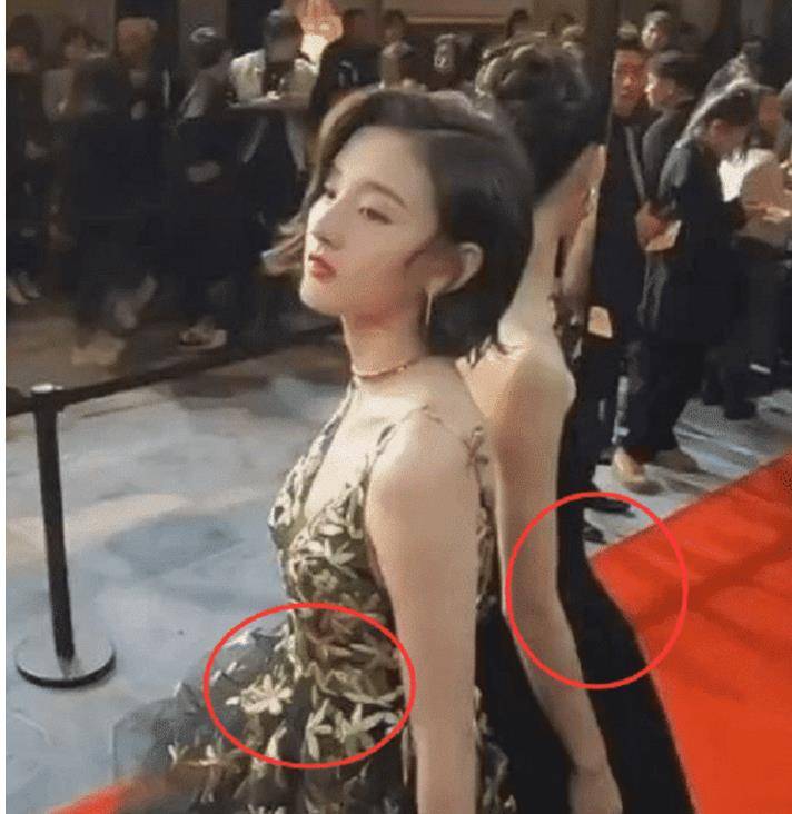 21岁宋祖儿和27岁钟楚曦同框,看清两人腰围后,严重怀疑视力