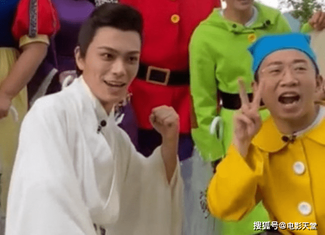 丁禹兮果然剧抛脸,去掉韩少君滤镜像路人,跟杨迪不分伯仲