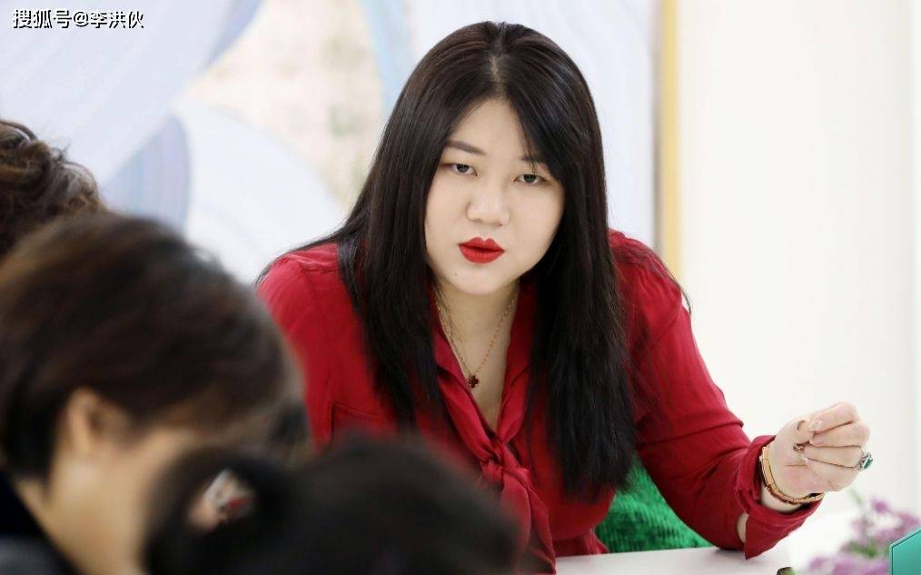 高以翔秦岚新作CP感十足,揭露娱乐圈内幕,女主人设像翻版杨天真