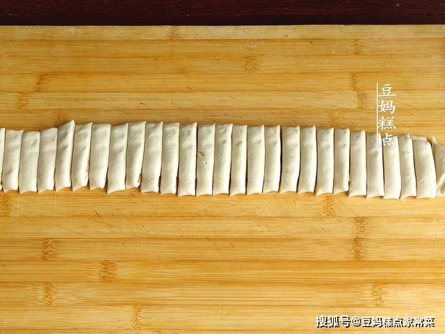 香煎小花卷,睡前准备好,早上10分钟搞定,香喷喷的