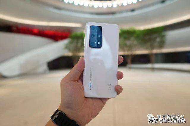 iPhone 11一个月狂售110万部,打了谁的脸