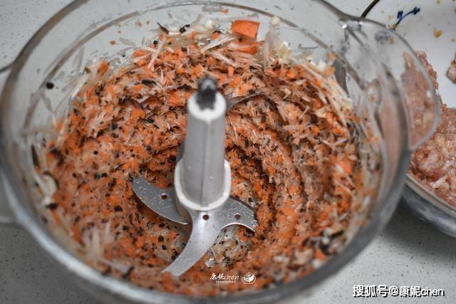 给孩子做这早餐,皮薄馅大香脆美味还营养,比肉包子馅饼简单好吃