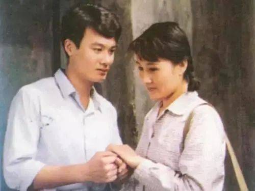 1990年,《渴望》红遍大江南北,时隔30年,主演们怎么样了?