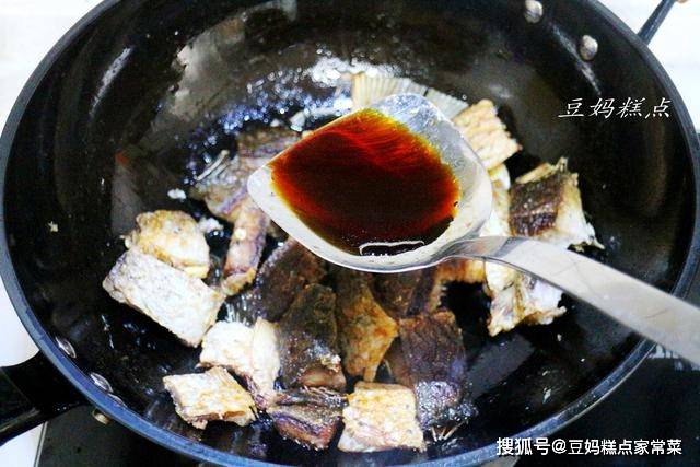 孩子考试,多吃鱼,学会这2招,鱼肉入味鱼皮不破,真好用