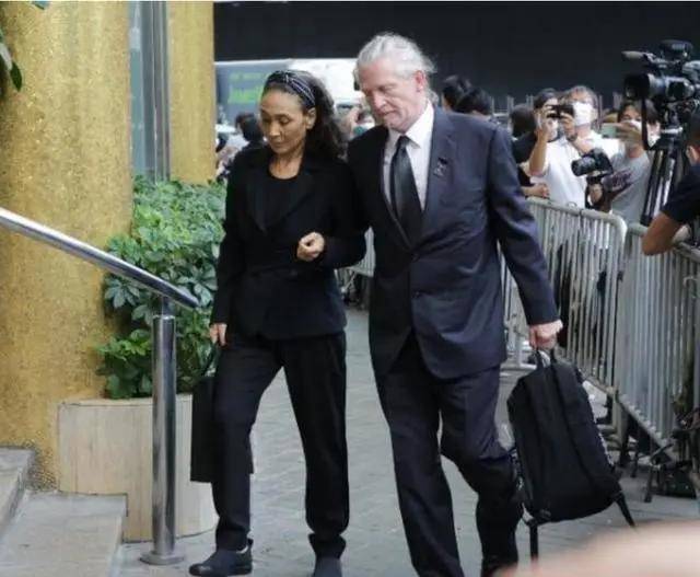 赌王凄凉的长房现状:何超雄自立,何超贤“啃老”,外籍女婿成谜