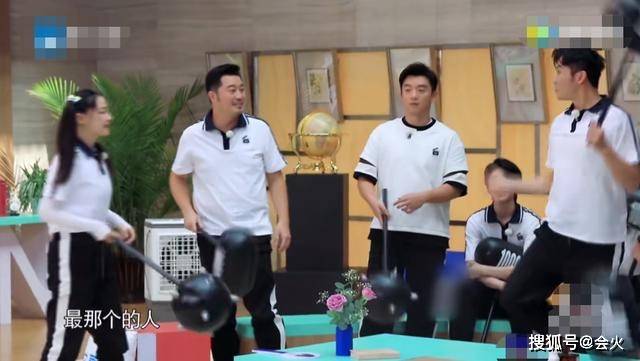 39岁柳岩因性感再惹争议,节目上被李晨调侃身材!自称迫切想恋爱