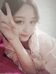 搞笑GIF:好漂亮的姑娘,想知道她是谁吗